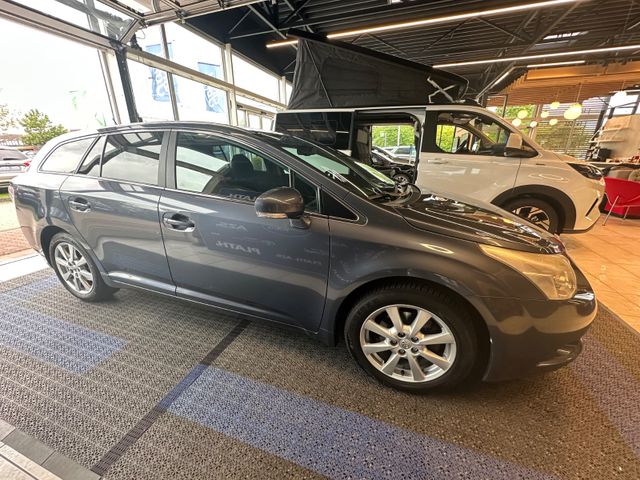 Toyota Avensis Kombi Executive Automatik