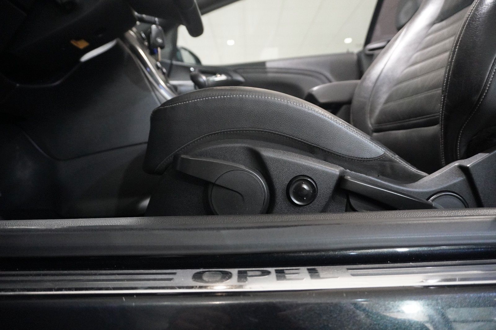 Fahrzeugabbildung Opel Cascada 2.0D INNOVATION BI-XENON/SHZ/SPORT/LEDER