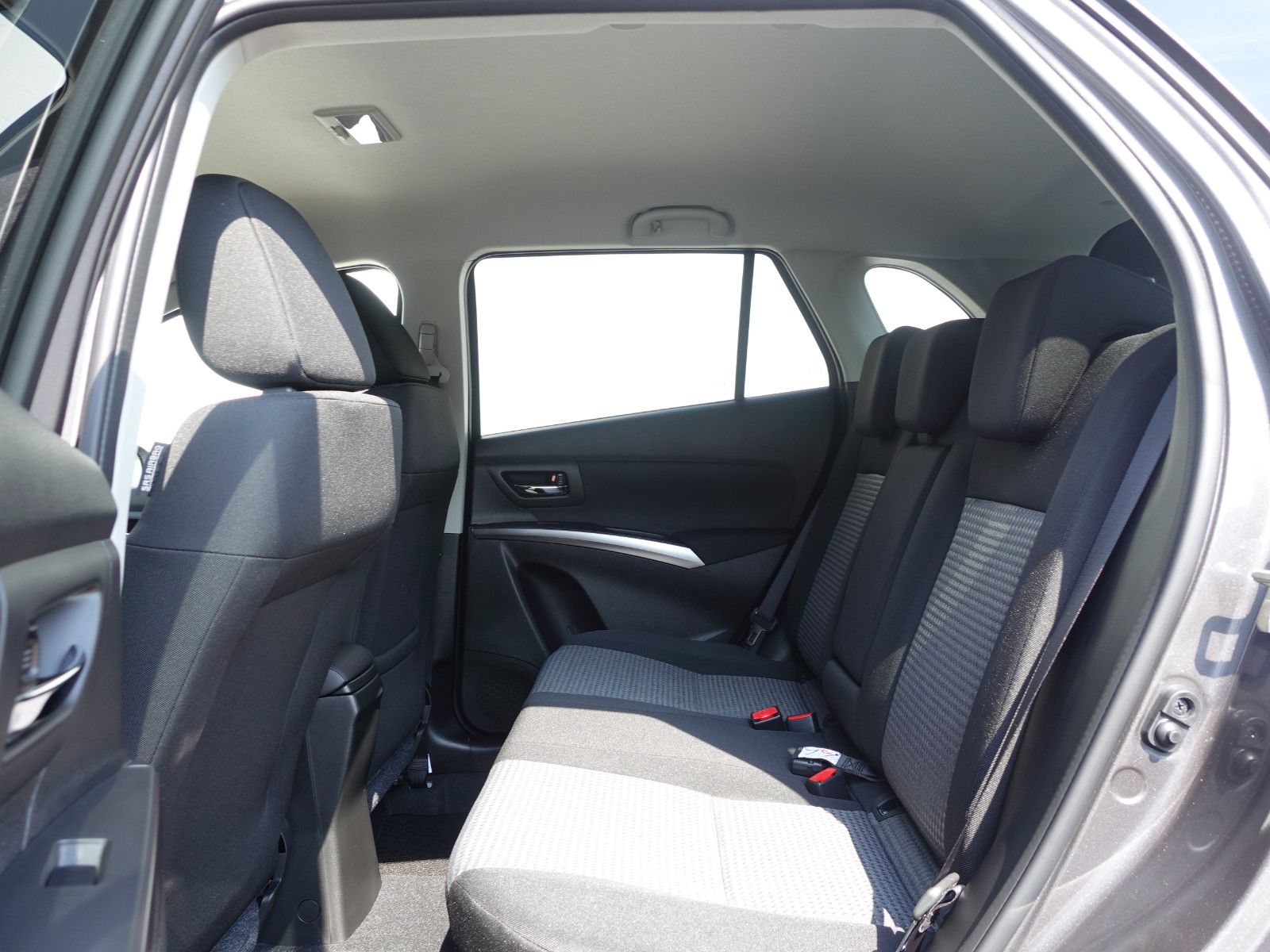 Fahrzeugabbildung Suzuki S-Cross Comfort 1.4,Navi,Kamera,Sitzhzg,LED,17"