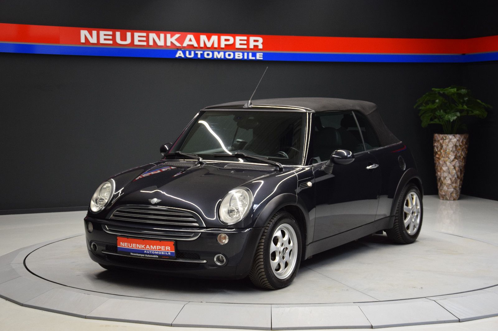 Fahrzeugabbildung MINI One Cabrio Pepper Klima Sitzheizung PDC 2. Hand