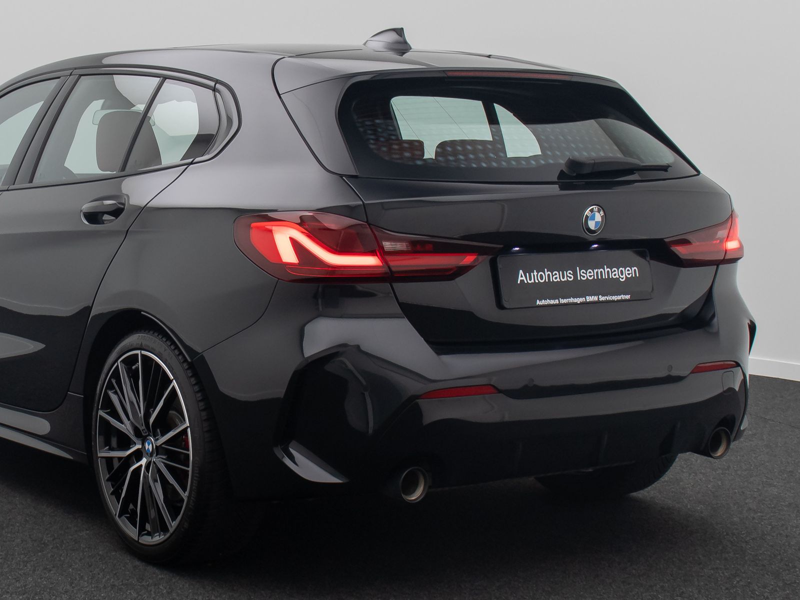Fahrzeugabbildung BMW 120i M Sport Komfort DAB HiFi Panorama Leder 19"