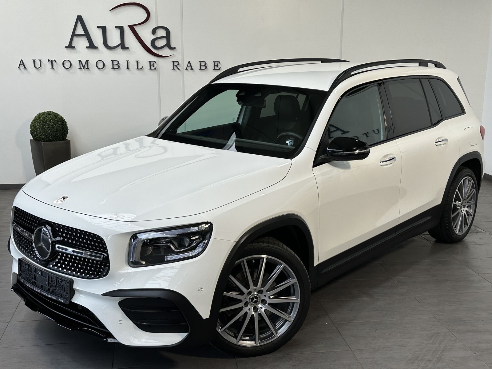 Fahrzeugabbildung Mercedes-Benz GLB 220d 4Matic AMG-Line NAV+LED+20ZO+BURMESTER