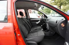 Fahrzeugabbildung Dacia Sandero Laureate 1,6L Bluetoth 1.Hand TOP