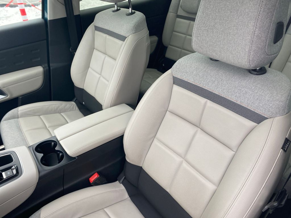 Fahrzeugabbildung Citroën C5 Aircross Pure Tech 180 S&S EAT8 SHINE *Automa