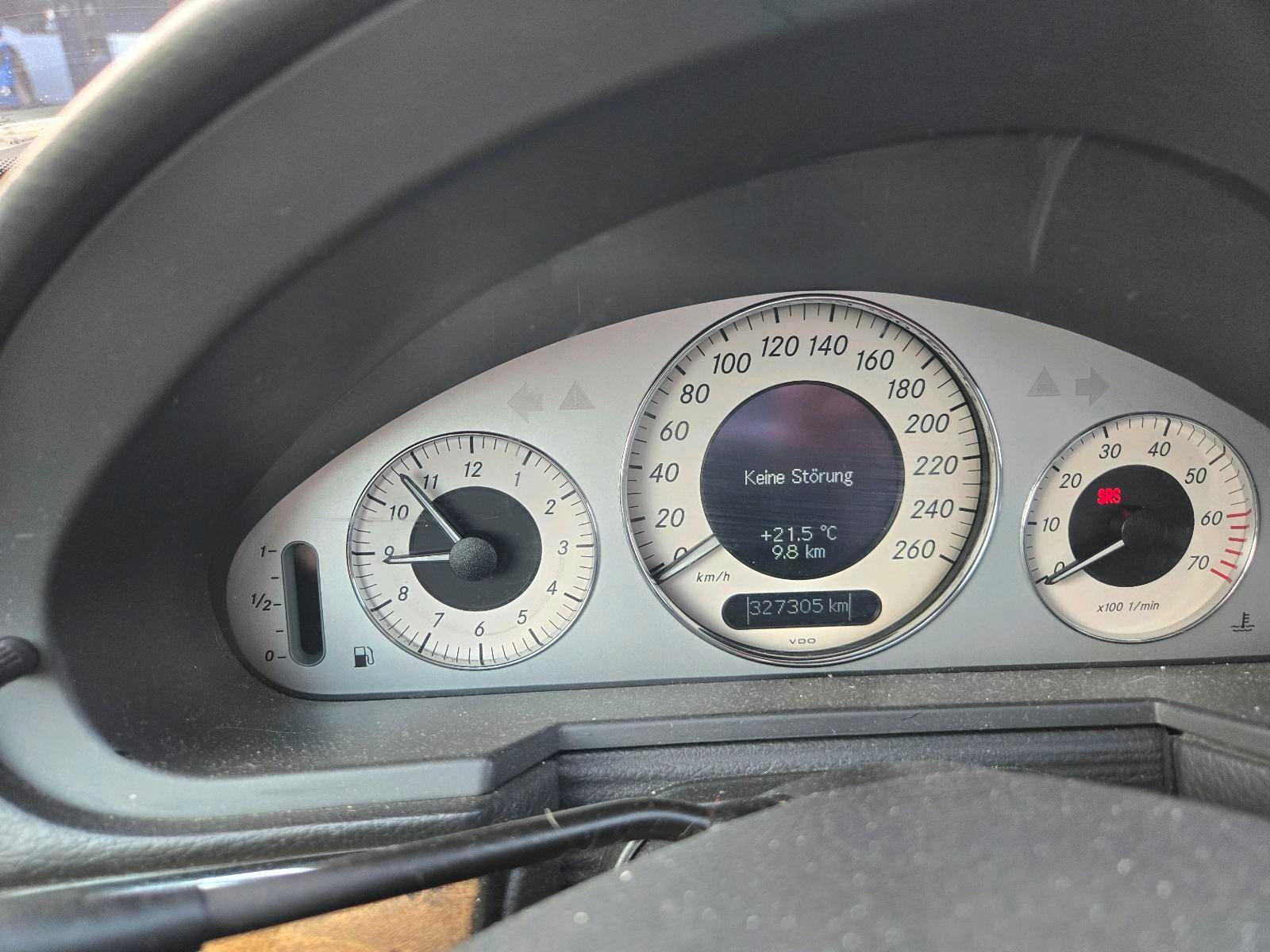 Mercedes-Benz E320 2004 — photo 6