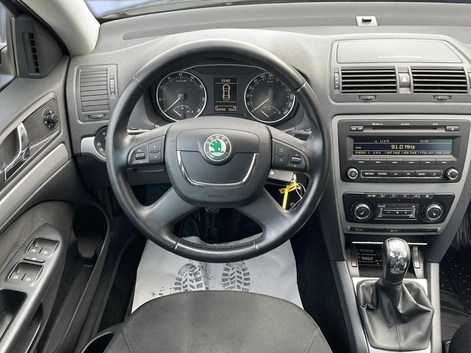 Skoda Octavia 2010 — photo 16