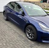 Tesla Model 3 Hinterradantrieb  TOP Zustand - Tesla Model 3 in Kassel