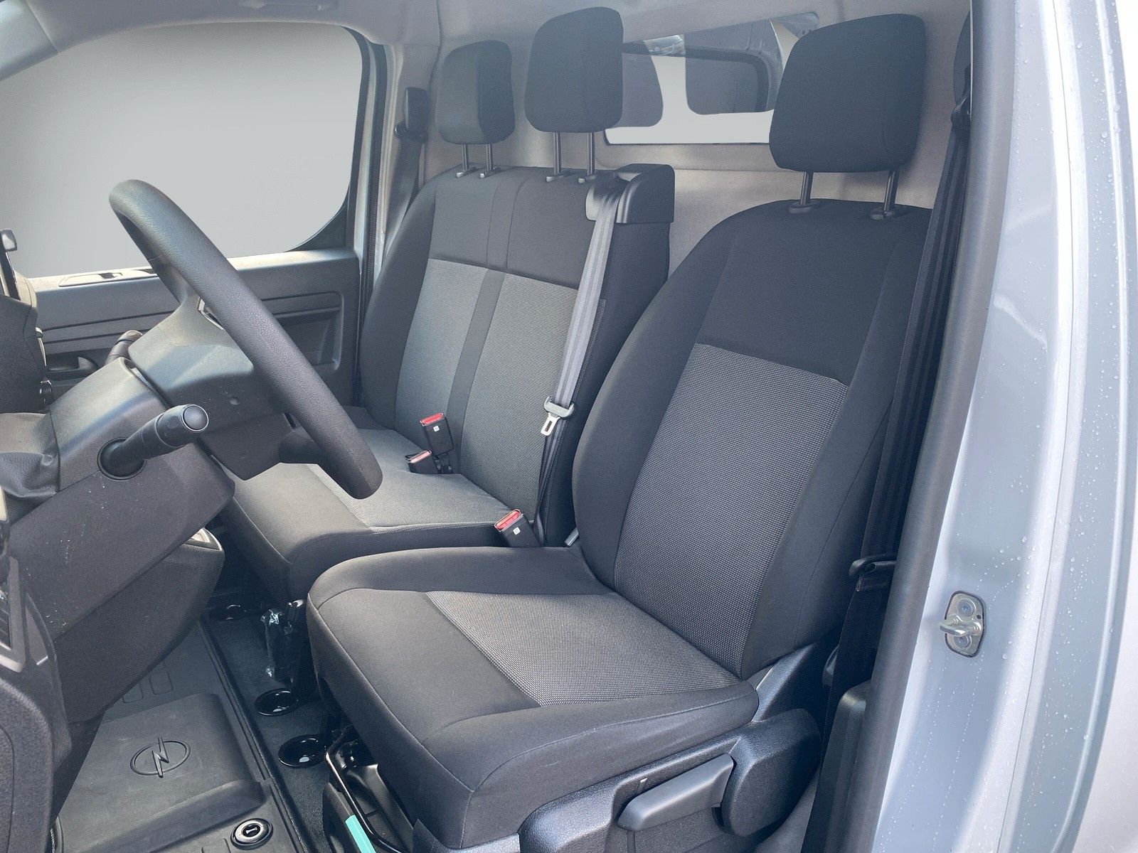 Fahrzeugabbildung Opel Vivaro Kasten Edition M