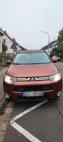 Mitsubishi Outlander  Instyle  4WD  7 Sitzer