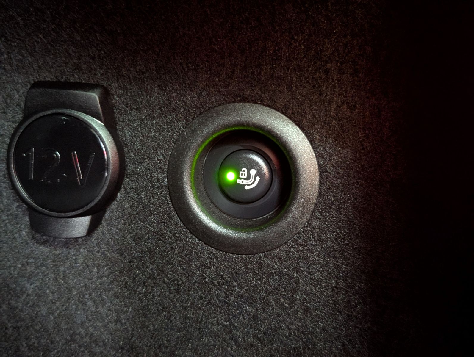 Fahrzeugabbildung BMW X1 20 i sDrive SPORT SHADOW PANO AHK LED AHK ACC