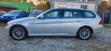 BMW 318i touring mit 143 PS  * NAVI  *PDC* - BMW 318 aus 2009: Kombi, 318i
