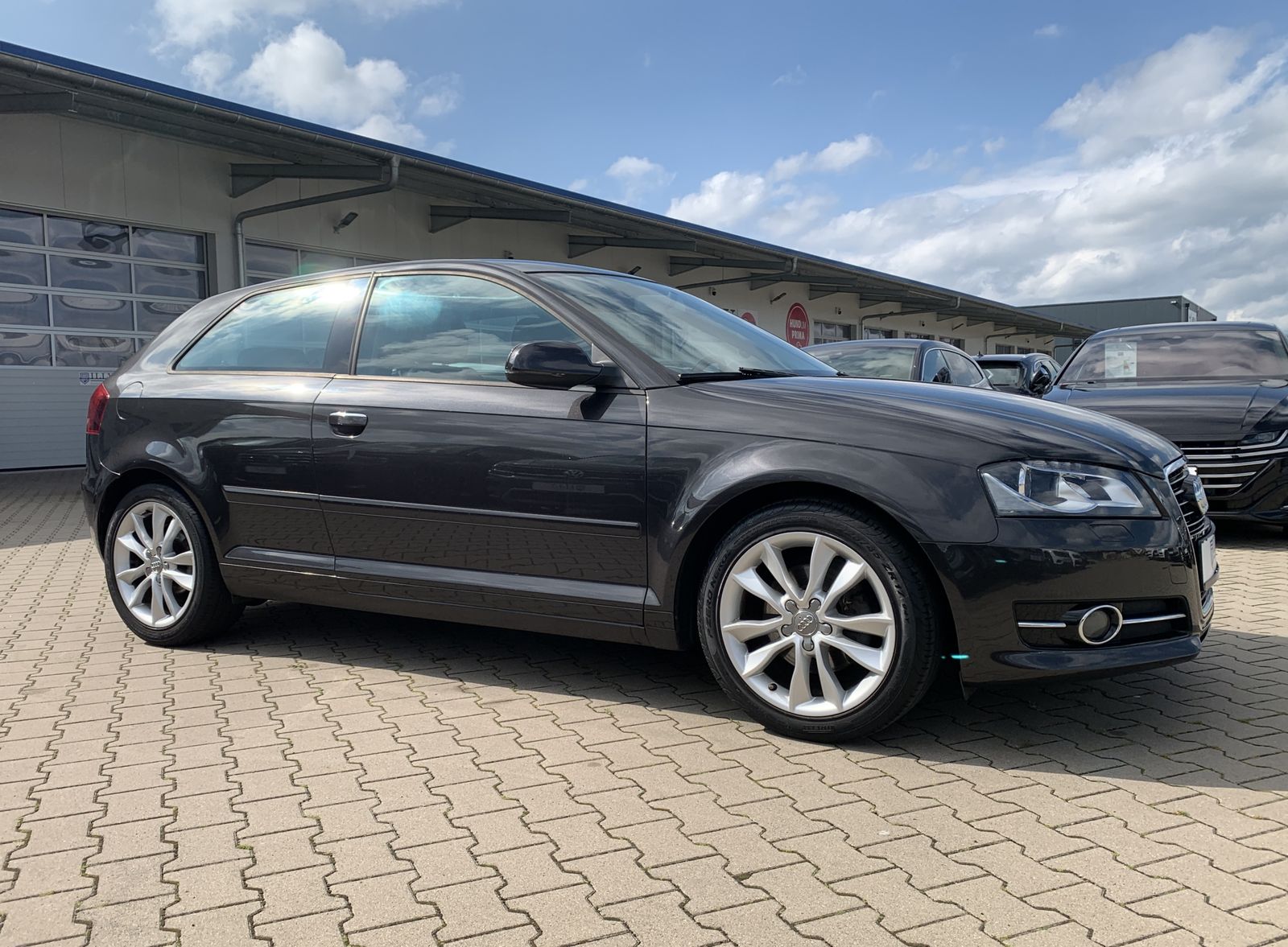 Fahrzeugabbildung Audi A3 2.0 TDI*Ambition*BI-Xenon*PDC*SHZ*MFL*Navi*