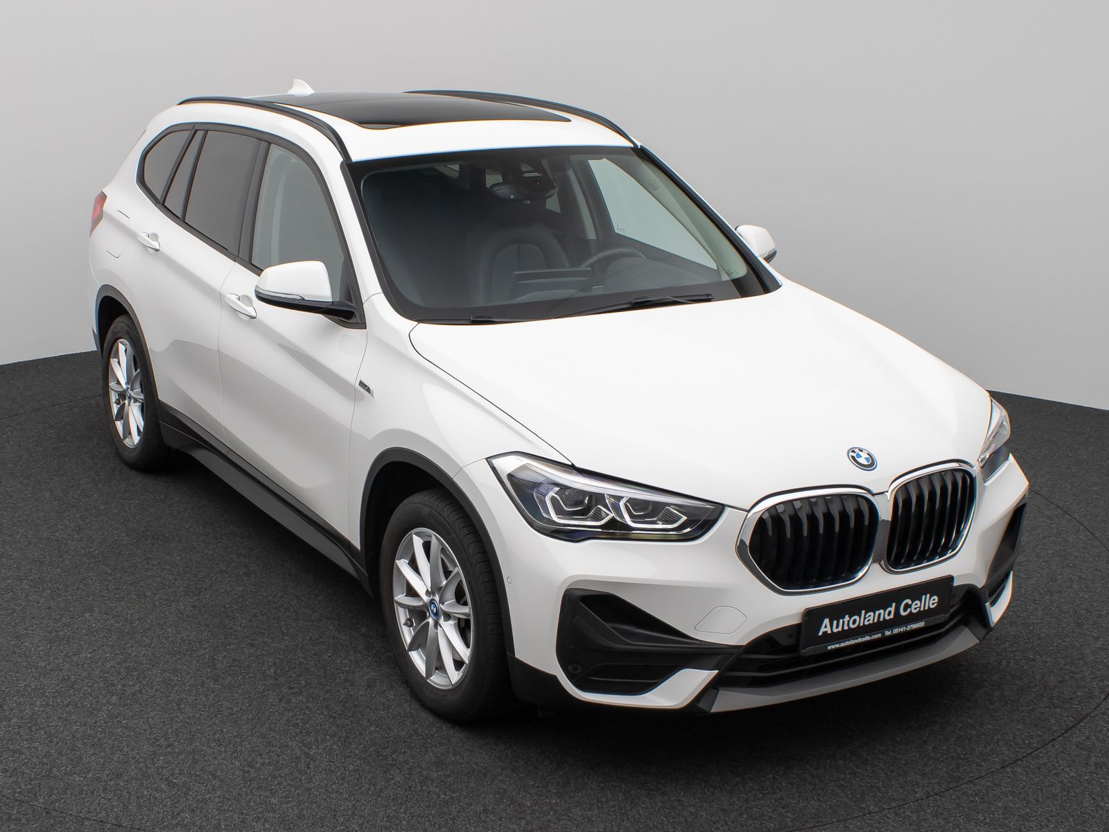 Fahrzeugabbildung BMW X1 xD25e Panorama Kamera DAB HUD Leder LED Alarm