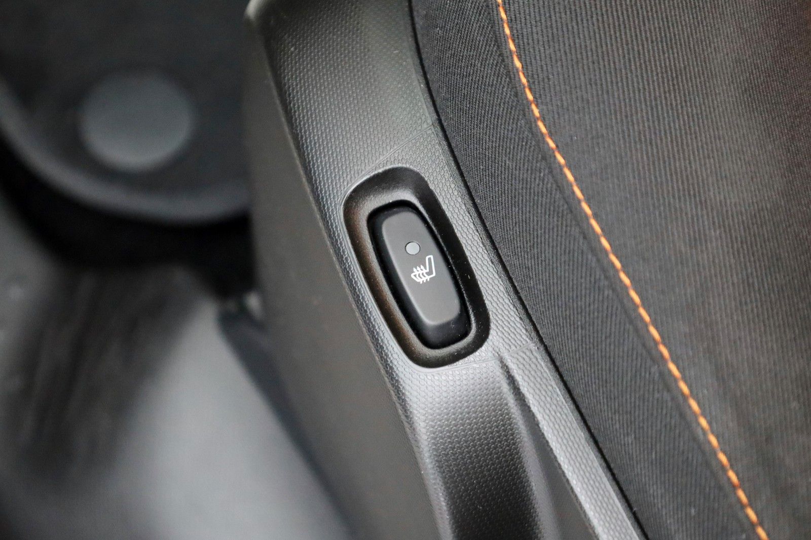 Fahrzeugabbildung Smart ForFour Passion Navi,SH,PDC, Allwetterreifen