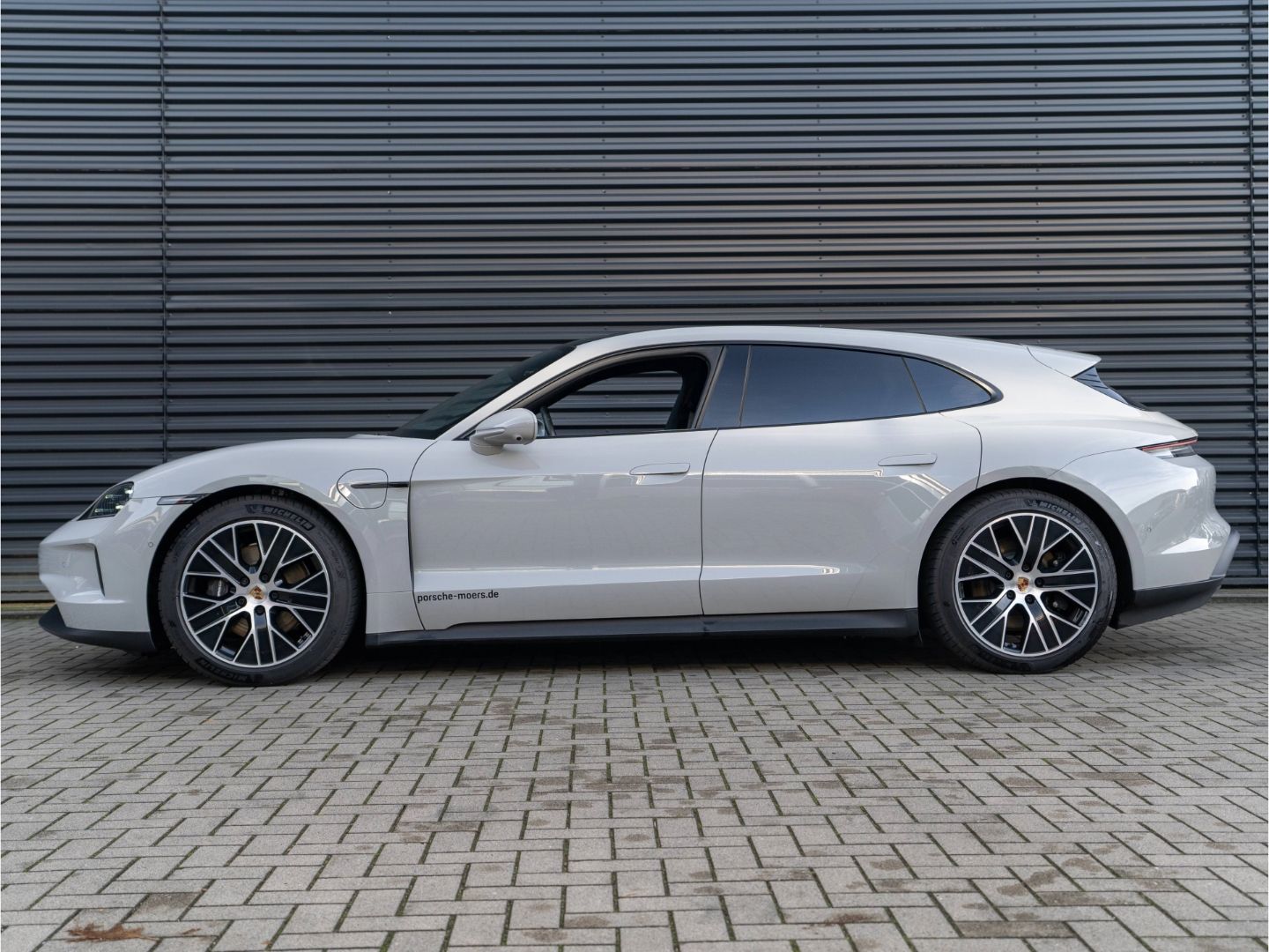 PORSCHE Taycan Sport Turismo 20'', Panoramadach uvm.