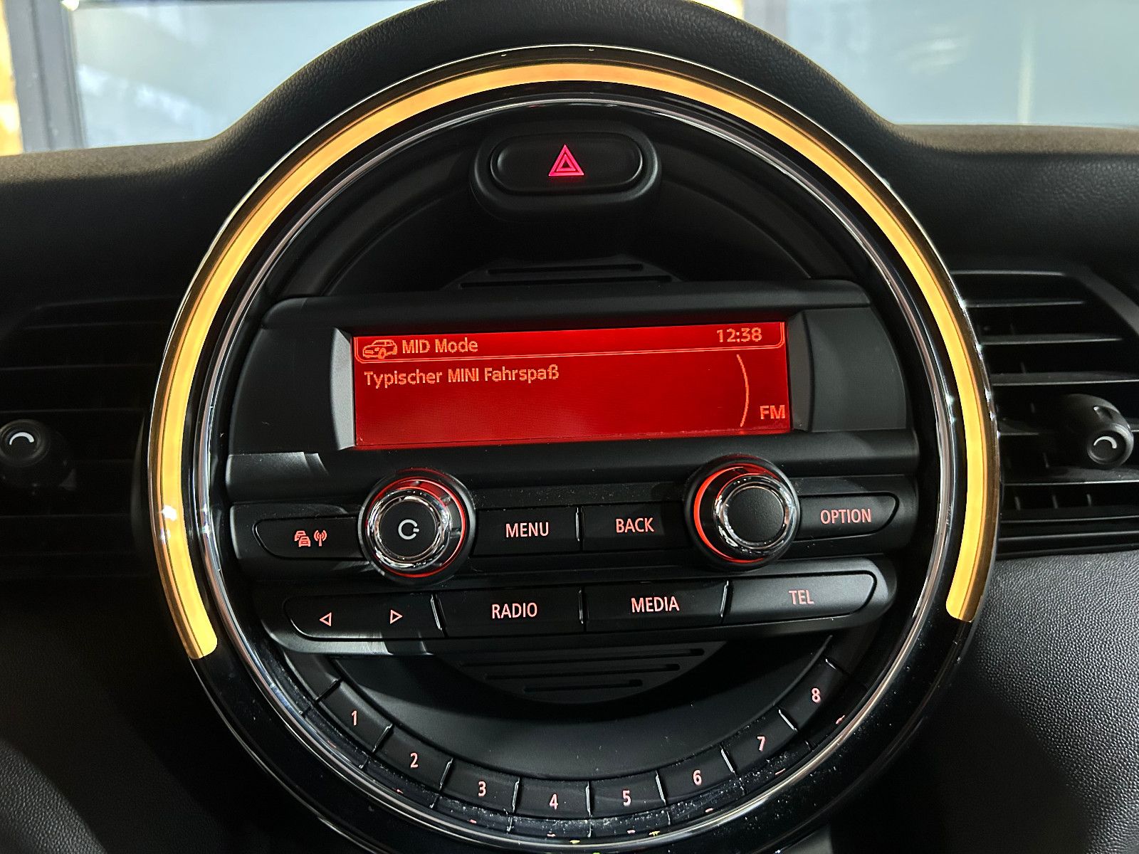 Fahrzeugabbildung MINI COOPER Mini 3-trg. /SHZ/KLIMA/BLUETOOTH/1.HAND