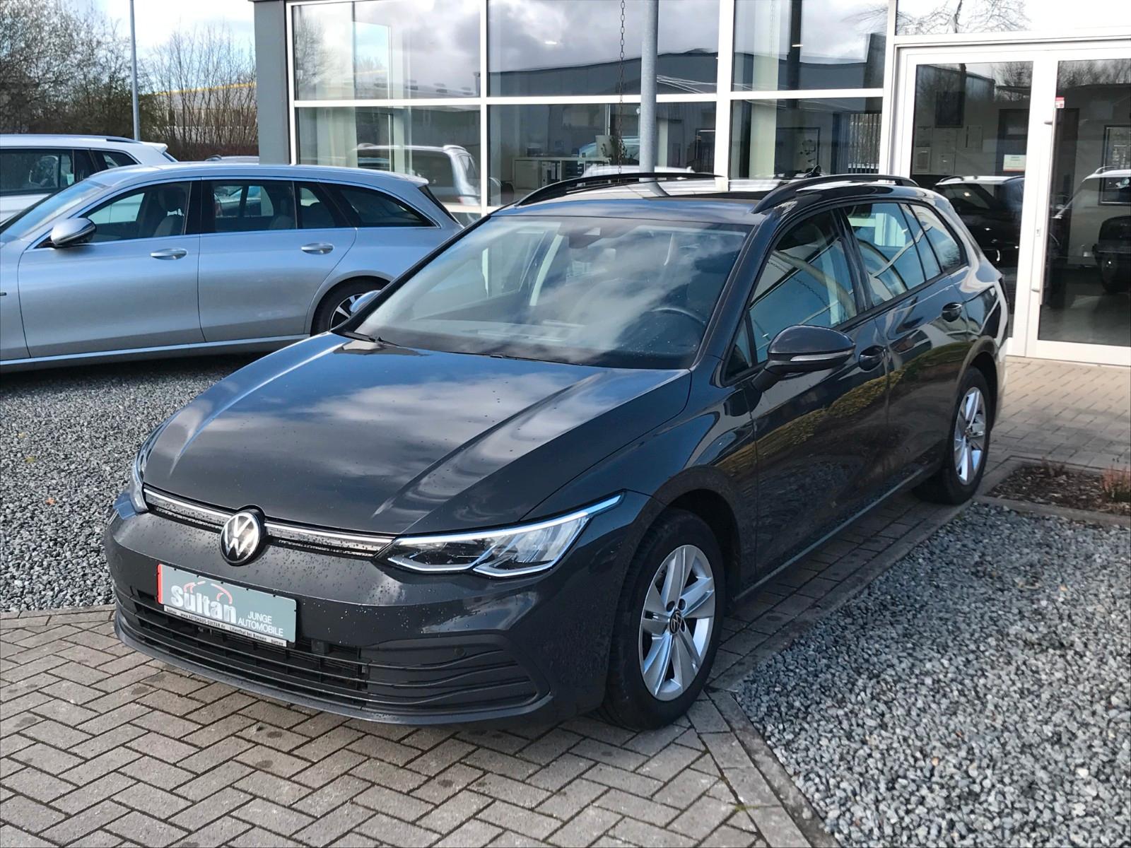 Volkswagen Golf VIII 2.0 TDI Var. Life LED Kam AHK Standhzg