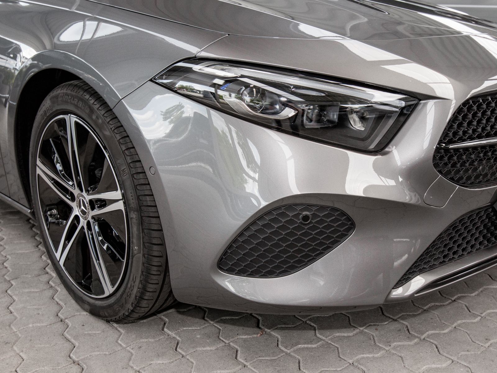 Mercedes-Benz A 180 Progressive MBUX+360°+M-LED+AHK+Night+18 imagem 2