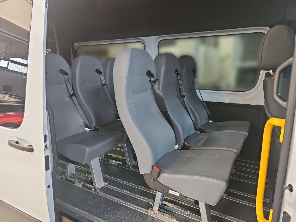 Fahrzeugabbildung Mercedes-Benz Sprinter 317 Kombi L2H2 Mobility Rollstuhl Lift