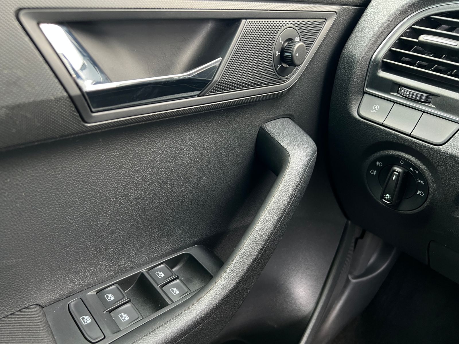 Fahrzeugabbildung SKODA Fabia III Soleil 1.0 MPI *SmartLink, Sitzhzg., 1