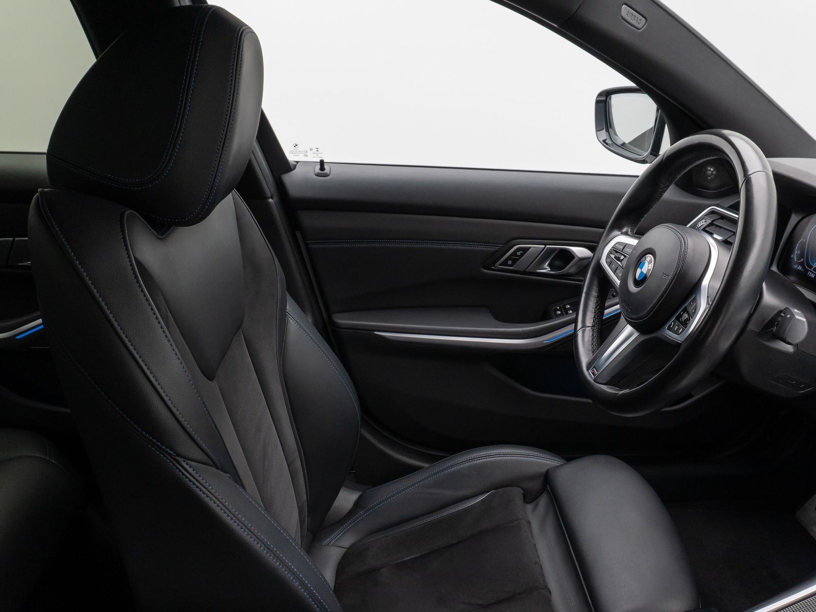 Fahrzeugabbildung BMW 320e M Sport Kamer Laser HUD DAB H/K Komfort 19"