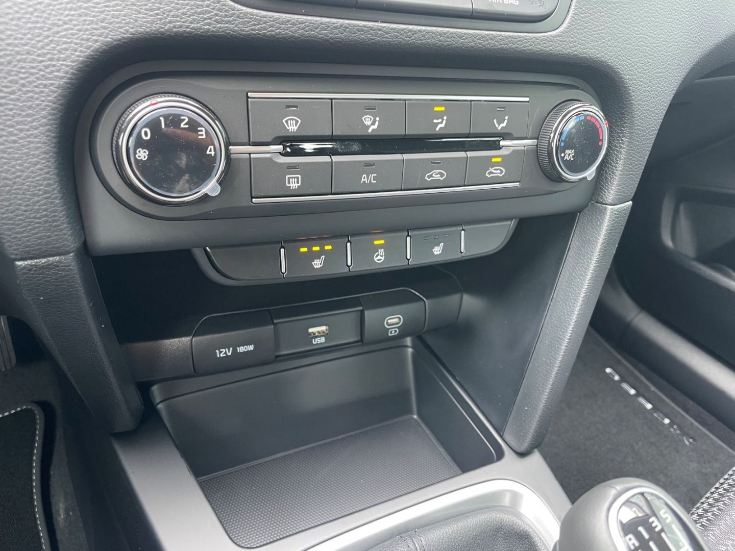 Fahrzeugabbildung Kia XCeed Core Navi Soundsystem LED Blendfreies Fern