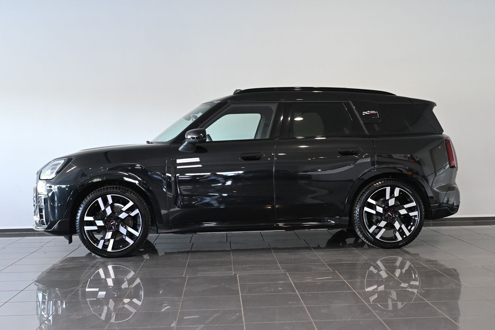 MINI Countryman SE (Cooper) ALL4 JCW Trim AHK XL Pano imagem 3