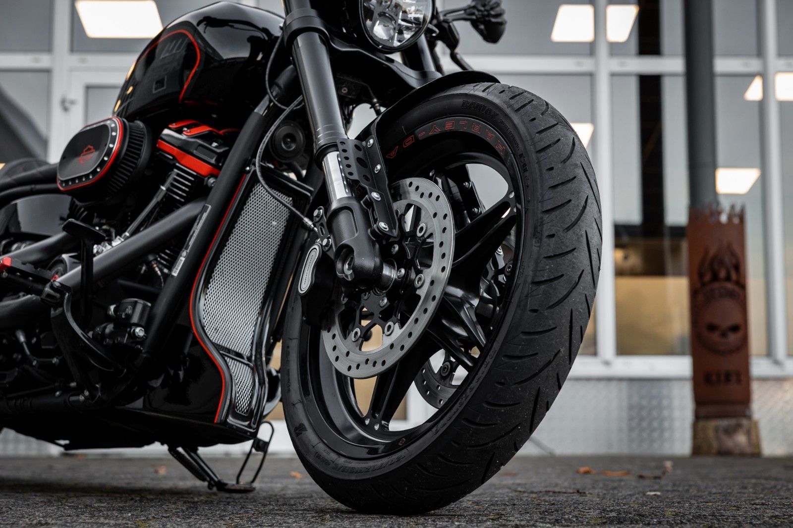 Fahrzeugabbildung Harley-Davidson FXDR 114 CUI - Jekill  - Thunderbike Umbau