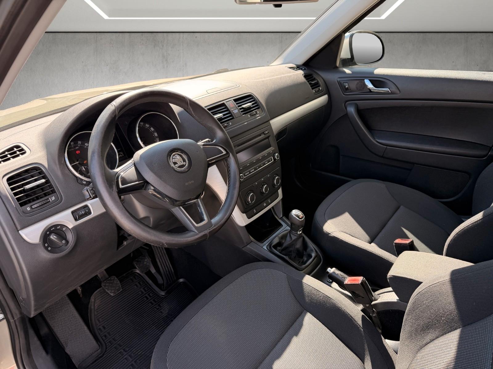 Skoda Yeti Outdoor 2.0 TDI 170 ch 4x4 • Régulateur • Radar de recul • Barres de toit