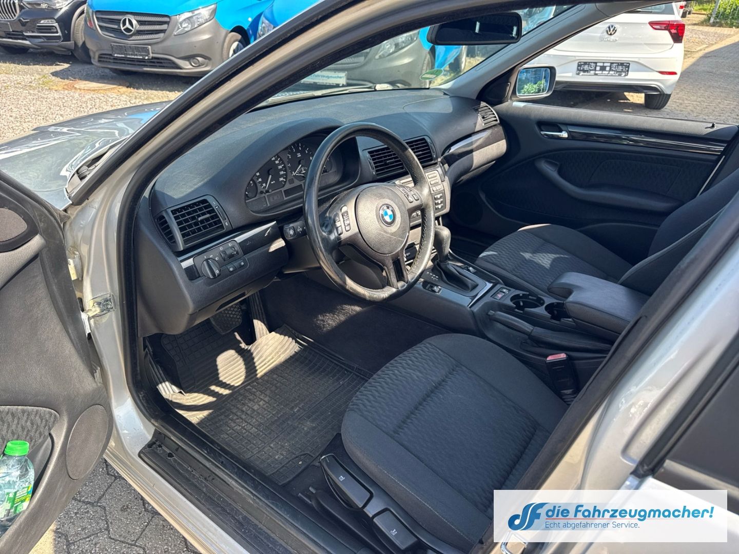 Fahrzeugabbildung BMW 318 i Klimaautom SD PDC Alu Sportfahrwerk Multif