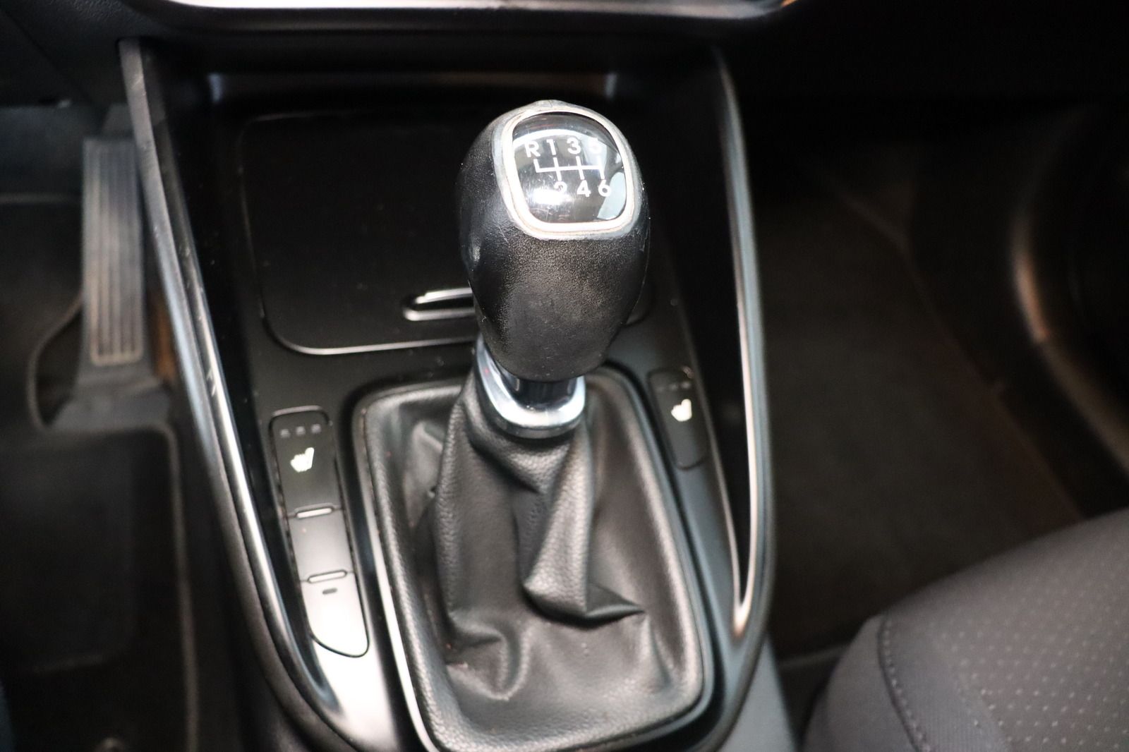 Fahrzeugabbildung Kia Carens 1.6 CVVT Klima * Sitzhzg. * PDC *