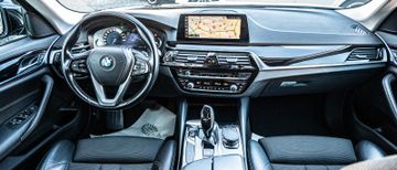 Fahrzeugabbildung BMW 520d Touring Sport Line HUD|LED|SHZ|NAVI|SPUR