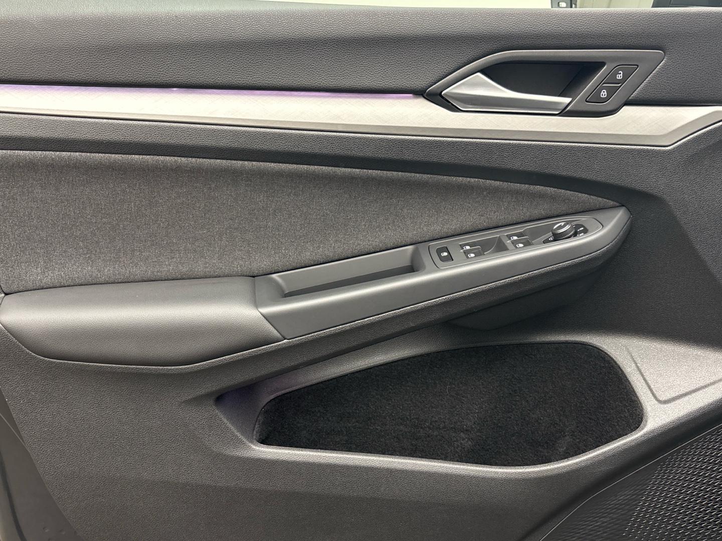 Volkswagen Golf VIII Life 1.5 TSI CarPlay LED ACC App-Con., миниатюра 12
