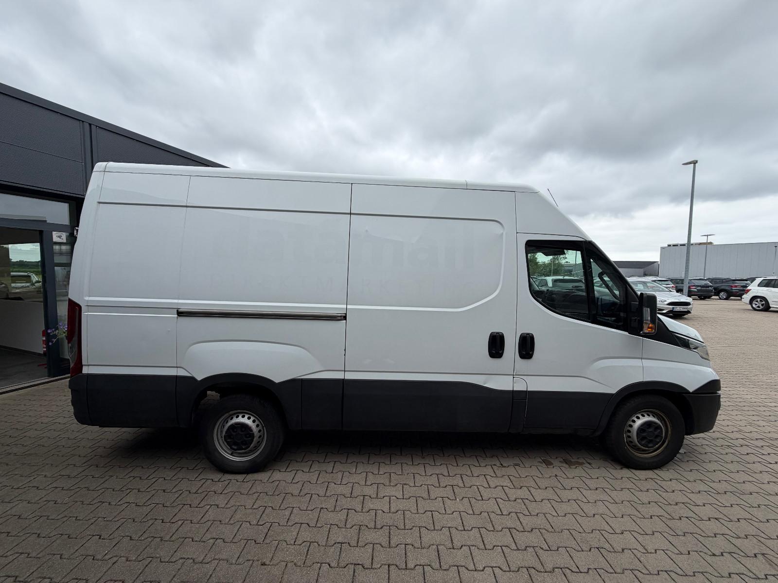 Iveco Daily Kasten HKa 35 S ... V Radstand 3520 L