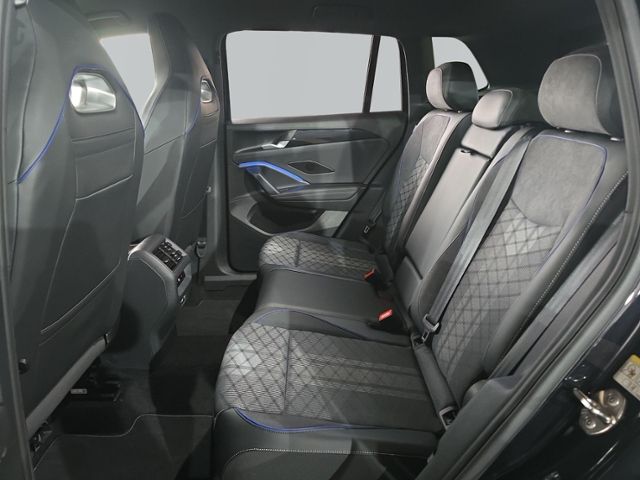 Tiguan R-LINE 2.0 TDI LED+NAVI+AHK+RFK+ACC+SHZ