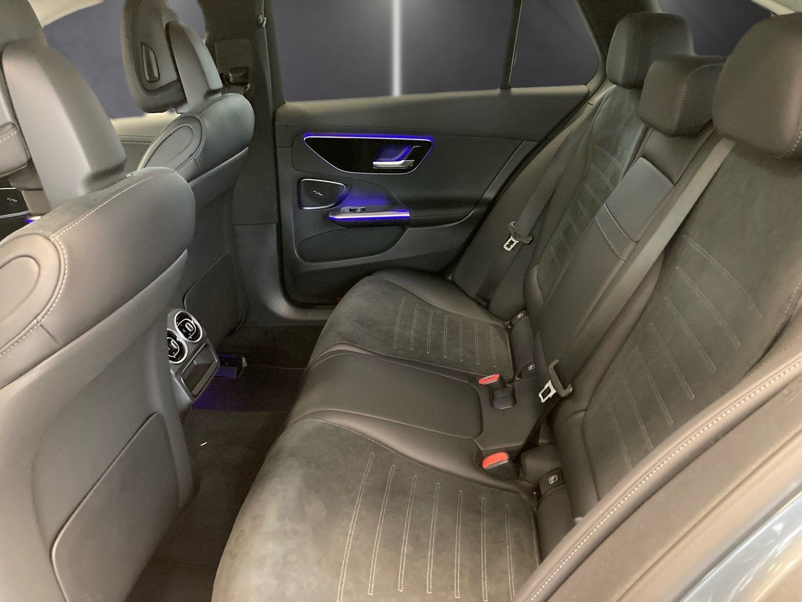 Fahrzeugabbildung Mercedes-Benz C 200 T AMG*AHK*Distro*360°*Night*Sound*Totwink*