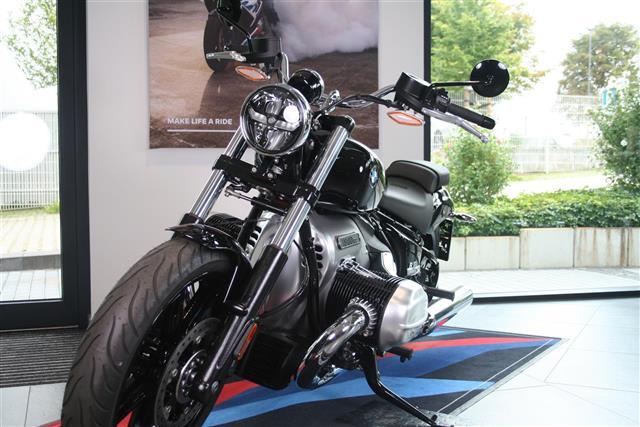 BMW R 18