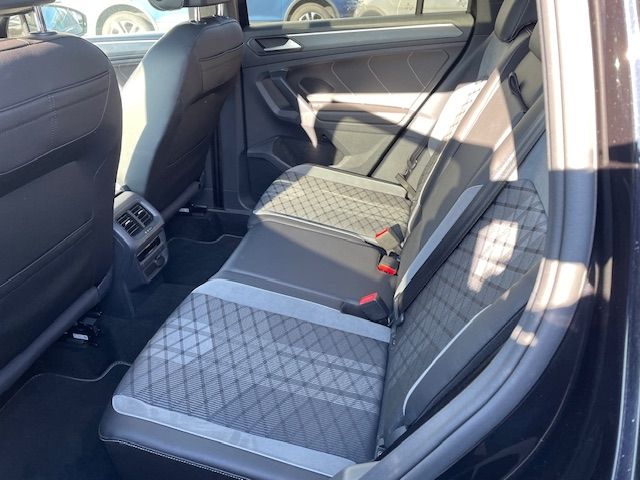 Tiguan R-Line 2.0 TSI 4Motion  BlackStyle Matrix