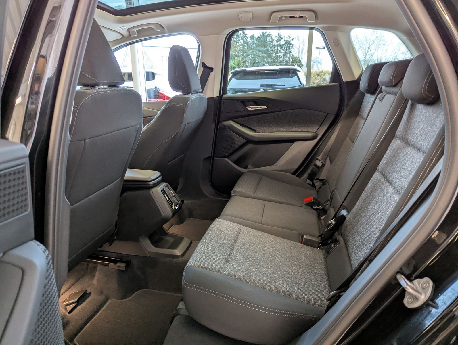 BMW 220 Active Tourer Aut AHK Pano Cam Travel-Paket - Image 13