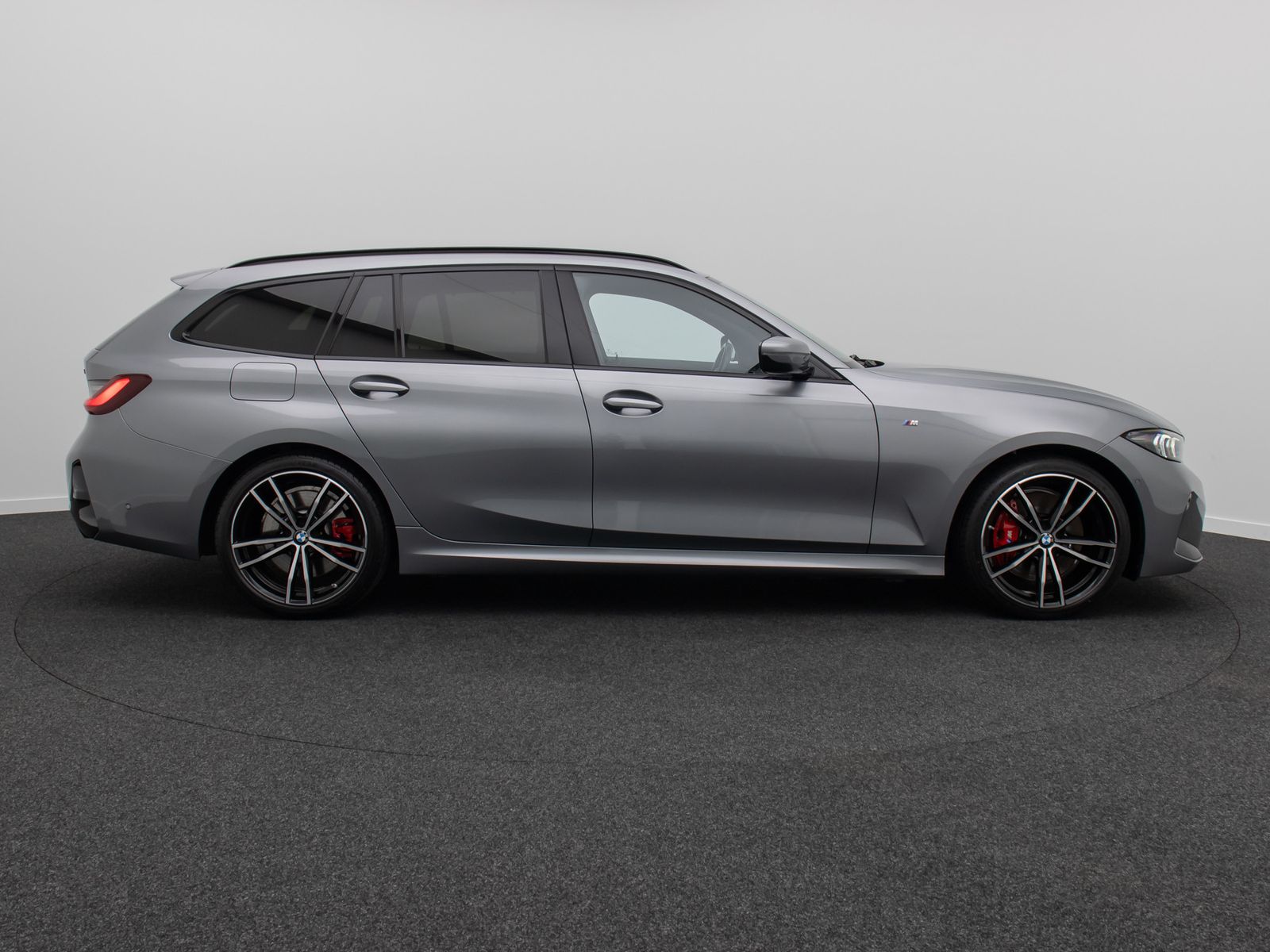 Fahrzeugabbildung BMW 330d xD M Sport ACC Kamera H/K Panorama HUD 19"