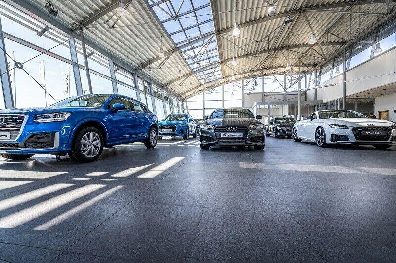 showroom-image-top