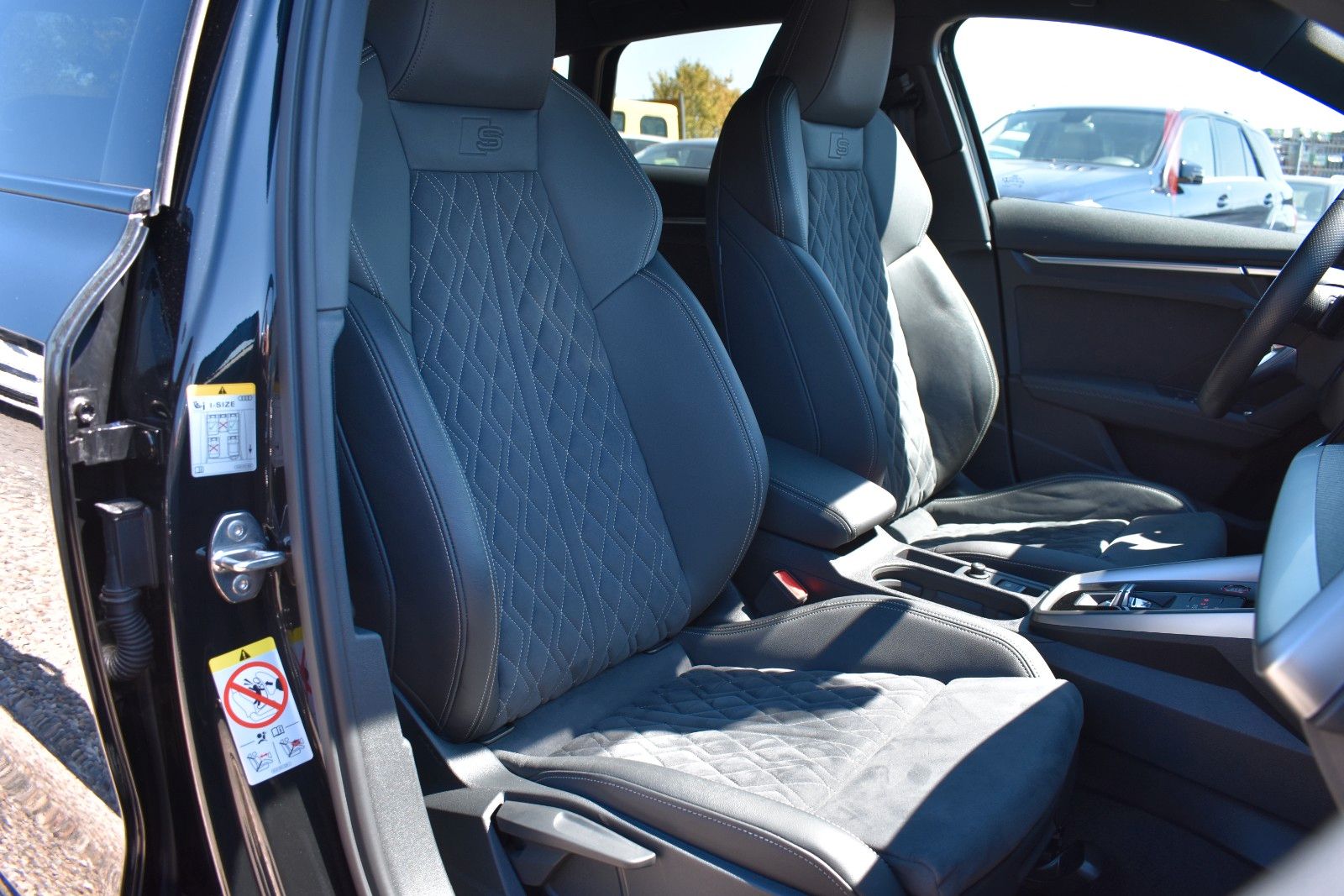 Fahrzeugabbildung Audi S3 Sportback 2.0 TFSI Quattro B&O/Virtual/LED