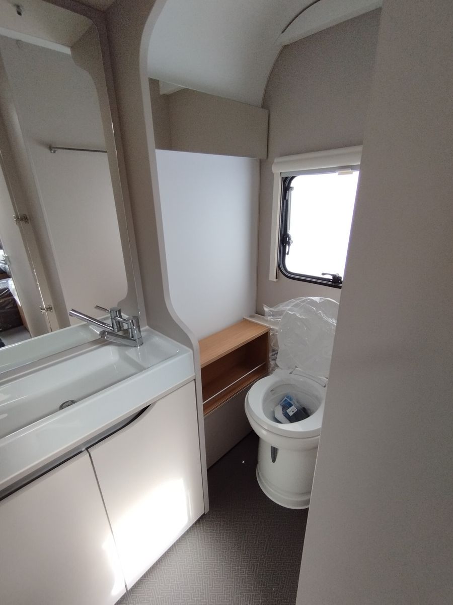 Fahrzeugabbildung Adria Adora 613 HT 2604,- EUR Sondernachlass