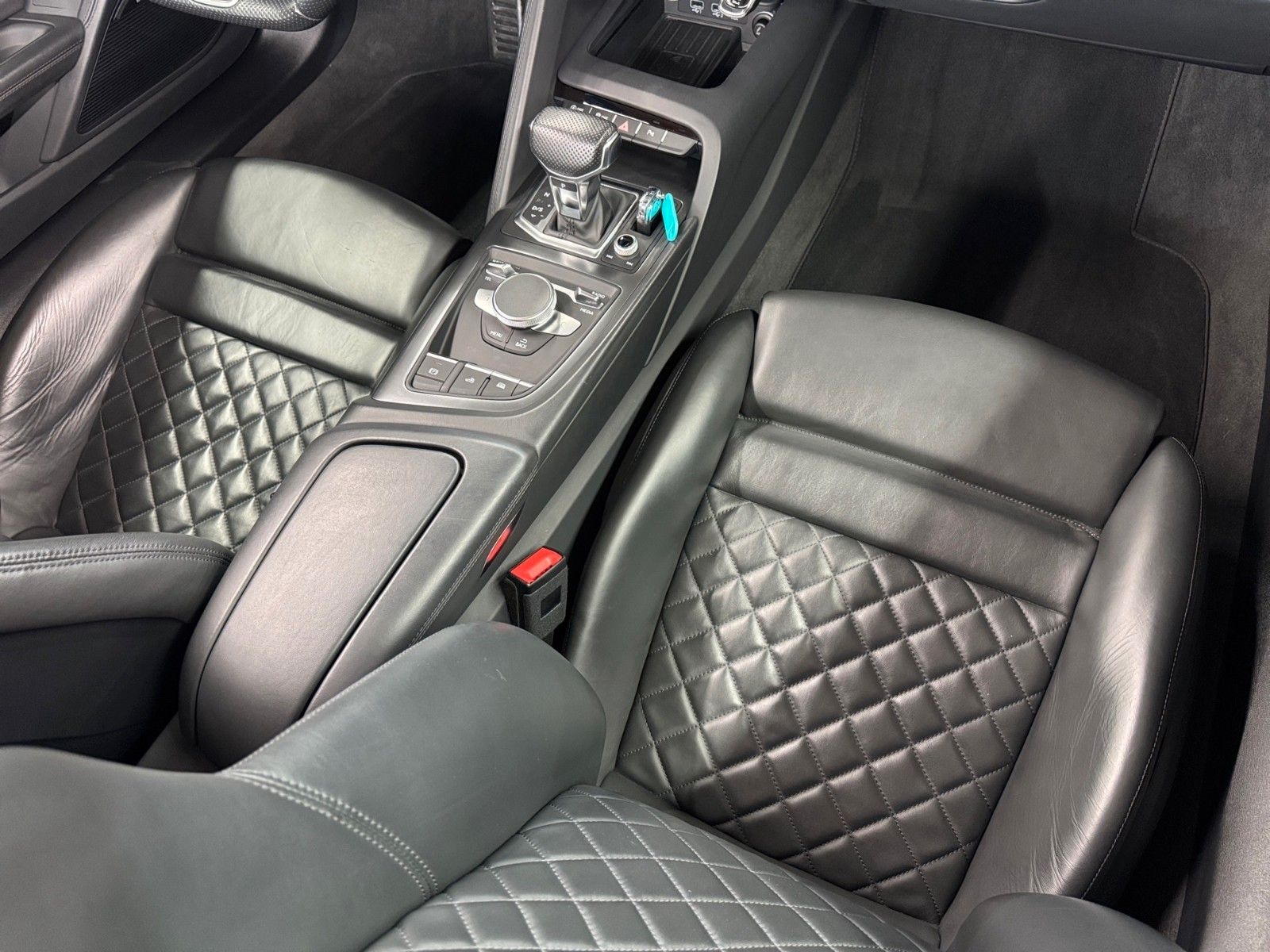 Fahrzeugabbildung Audi R8 Spyder 5.2 FSI quattro performance*B&O*KAMERA