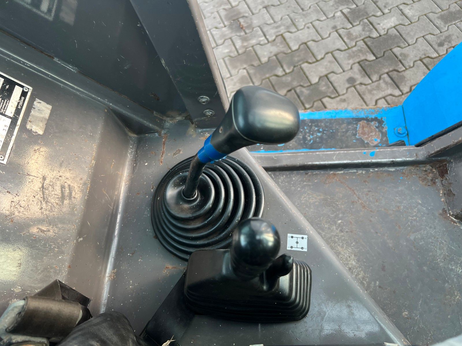 Fahrzeugabbildung Manitou M30-4 / nur: 2.931h / SS / Allrad / 5,3m Hubhöhe