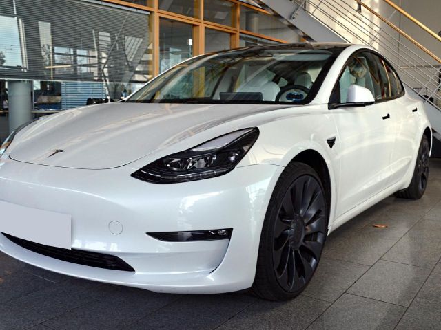 Tesla Model 3 Allradantrieb Dual Motor Performance