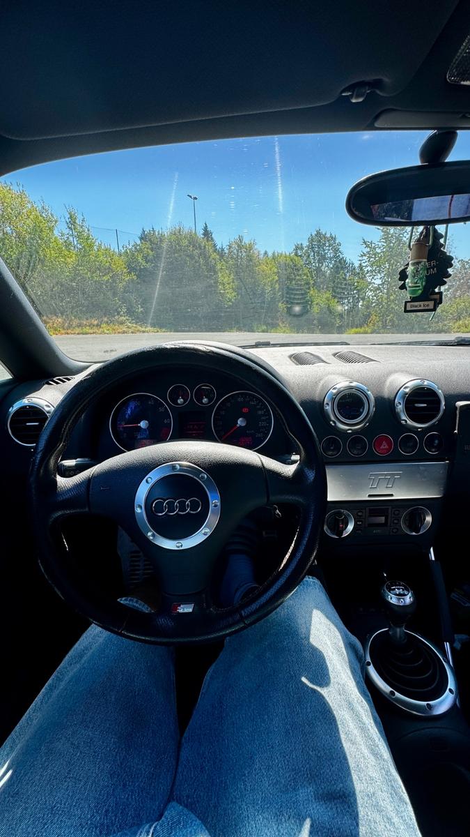 Audi TT Coupe 1.8T quattro 165 kW -