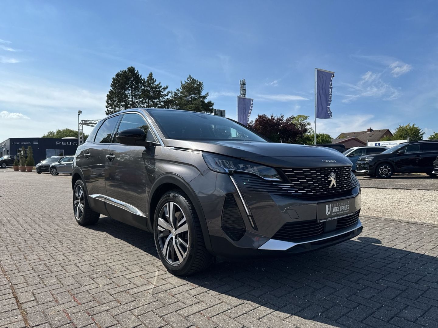 Fahrzeugabbildung Peugeot 3008 Allure Plug-In Hybrid 225 e-EAT8 Navi SHZ