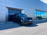 Land Rover Range Rover Autobiography - mit Benzin-Antrieb: Allradantrieb, Geländewagen