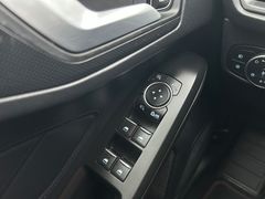 Fahrzeugabbildung Ford Focus Turnier 1.5 ST-Line X *LED*APP*TEMP*SHZ*18